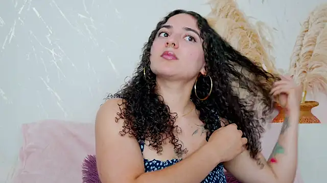 Snapshot of merida_bell18 chatting on 06-15-26, 12:46 merida bell18 online show from 06-15-26, 12:46