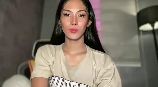 Bella Gordon online show from 12-14-24, 04:56