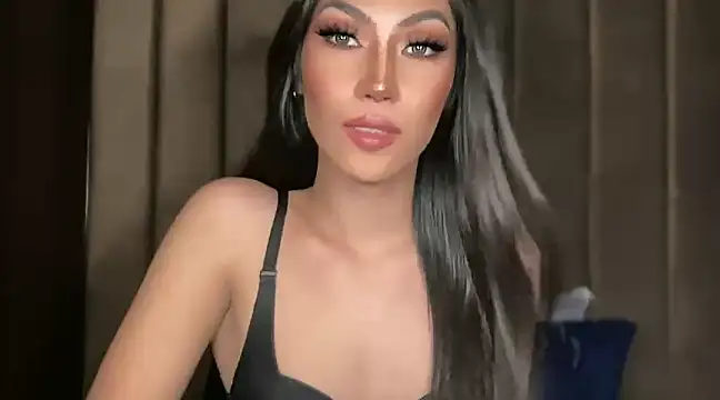 Bella Gordon online show from 12-17-24, 12:22