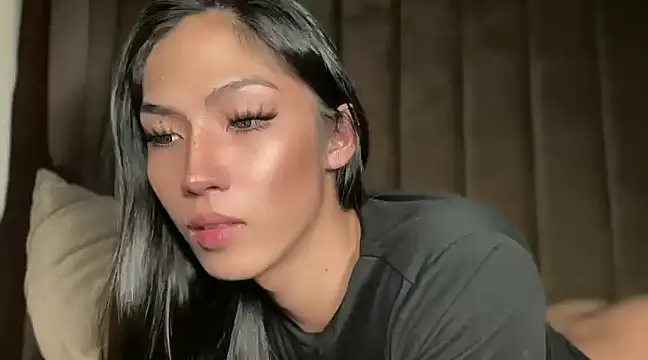 Bella Gordon online show from 12-21-24, 10:30