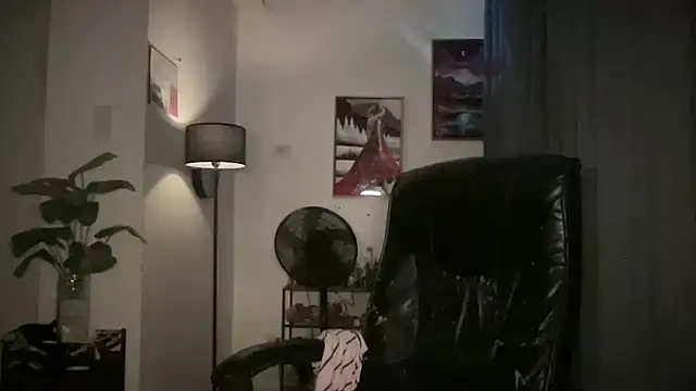 Bella Gordon online show from 09-20-25, 05:58