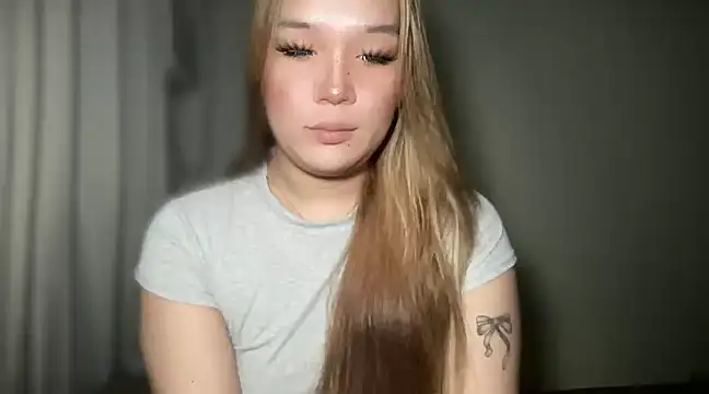 Snapshot of MissCataleyaxxx chatting on 12-24-24, 02:21 MissCataleyaxxx online show from 12-24-24, 02:21