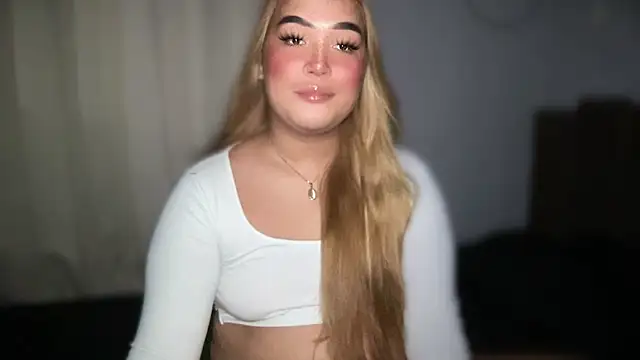 Snapshot of MissCataleyaxxx chatting on 10-16-25, 01:34 MissCataleyaxxx online show from 10-16-25, 01:34