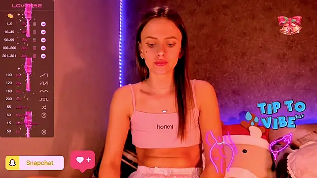 Snapshot of madina_taher chatting on 12-25-24, 10:48 madina taher online show from 12-25-24, 10:48