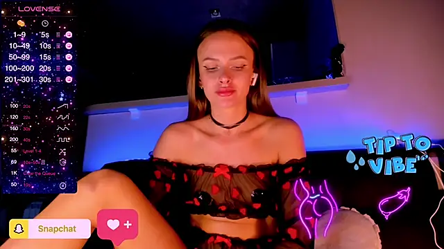 Snapshot of madina_taher chatting on 02-21-25, 11:21 madina taher online show from 02-21-25, 11:21