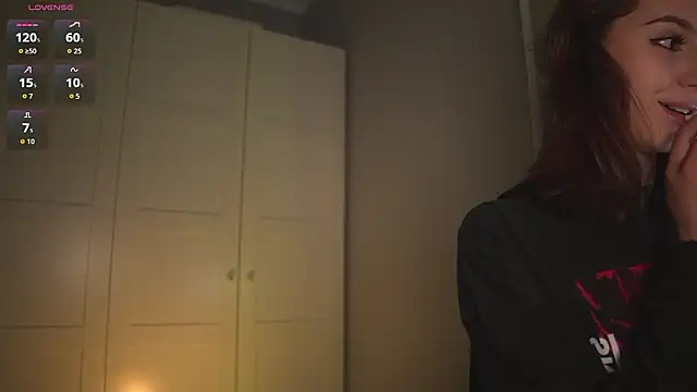 -JuicyMolly- online show from 03-15-26, 04:02