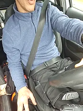 Xcoquinx online show from 10-20-25, 12:05