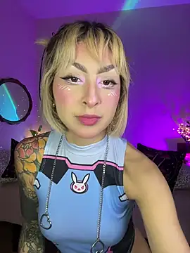 Cinamoonn online show from 01-18-26, 07:06