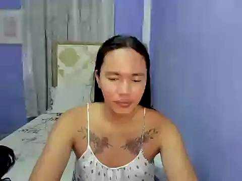 Snapshot of lady_kim_boner chatting on 10-09-25, 02:53 lady kim boner online show from 10-09-25, 02:53
