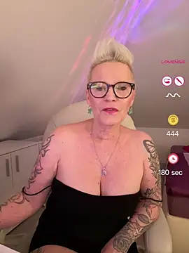 German Milf online show from 05-28-26, 01:08
