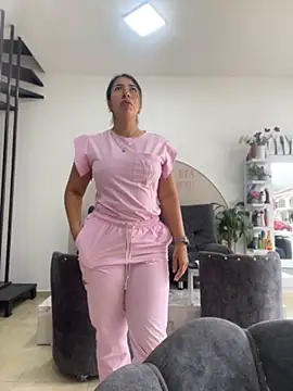 Snapshot of daniela_henao chatting on 04-10-26, 02:11 daniela henao online show from 04-10-26, 02:11