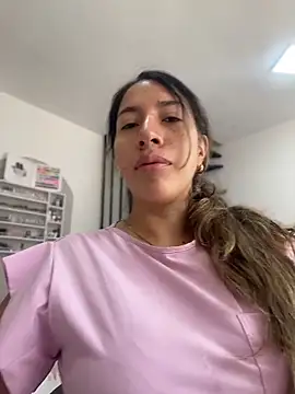 Snapshot of daniela_henao chatting on 04-23-26, 03:03 daniela henao online show from 04-23-26, 03:03