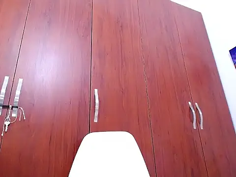 Snapshot of hornywife_ chatting on 10-06-25, 06:27 hornywife online show from 10-06-25, 06:27