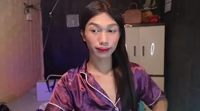 Snapshot of ToKeNa chatting on 02-06-25, 12:48 ToKeNa online show from 02-06-25, 12:48