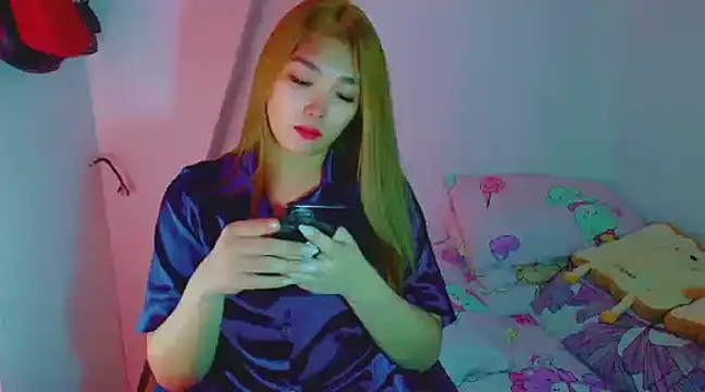 TR4NSCUTI3 online show from 12-29-24, 08:48