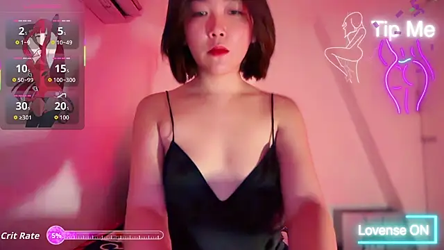 TR4NSCUTI3 online show from 05-19-26, 06:58