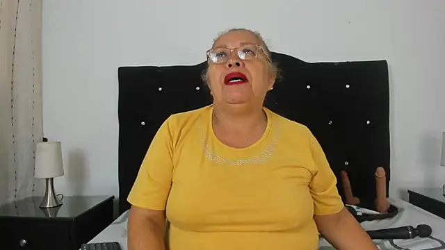 Keira Lennox online show from 11-15-25, 11:40