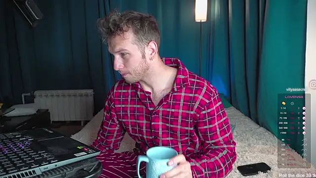 VIktorSecret online show from 11-20-25, 04:23