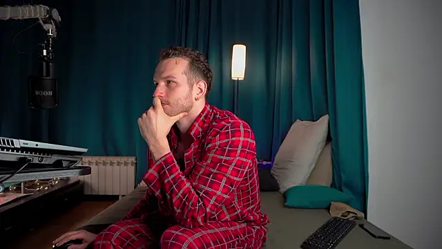 VIktorSecret online show from 02-18-26, 03:57