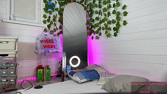 Snapshot of Misss_Vikk chatting on 01-17-25, 06:02 Misss Vikk online show from 01-17-25, 06:02