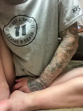 mommyslittlefemboy online show from 11-05-25, 12:10