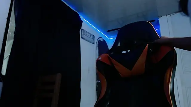 Adam Hudsond online show from 04-08-26, 12:43