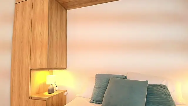 Isabella Harley online show from 09-25-25, 01:04