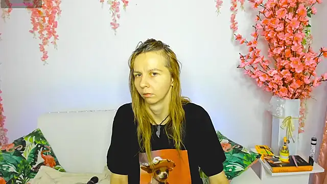 Snapshot of Bell_a_mi_ chatting on 07-17-26, 11:06 Bell a mi online show from 07-17-26, 11:06