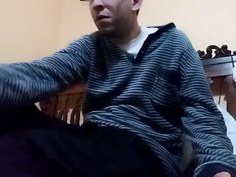 White rabbit  online show from 02-06-25, 08:34