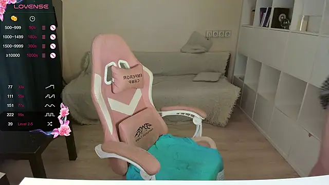 PlumPie online show from 10-09-25, 04:21