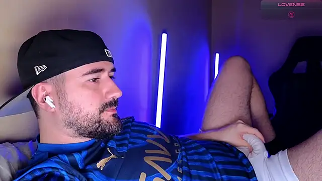 DominantTheo online show from 04-23-26, 03:41