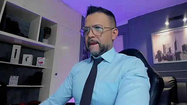 MrFrank tattoo online show from 10-17-25, 11:46