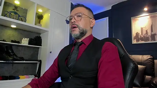 Snapshot of MrFrank_tattoo chatting on 06-18-26, 11:03 MrFrank tattoo online show from 06-18-26, 11:03