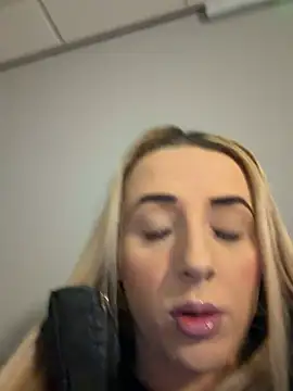 Strongqueen online show from 02-12-26, 08:26