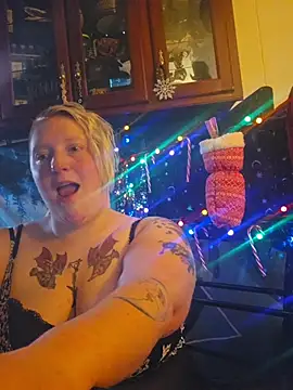 buxombosums online show from 12-20-25, 05:58