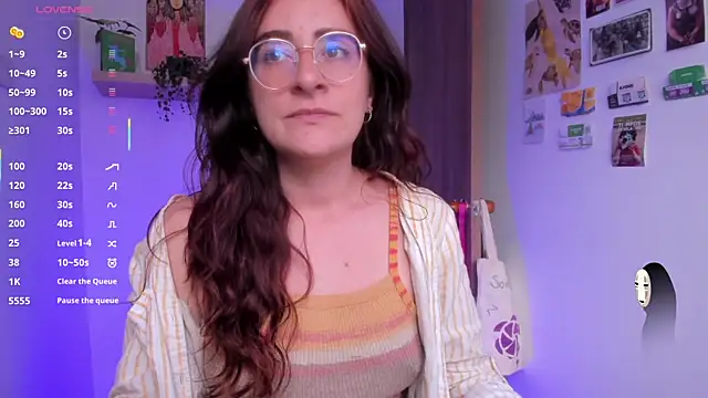Snapshot of linda_giggle chatting on 06-19-26, 10:24 linda giggle online show from 06-19-26, 10:24