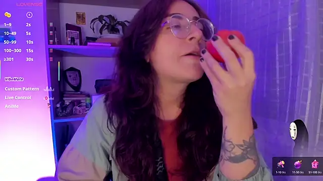 Snapshot of linda_giggle chatting on 07-18-26, 02:16 linda giggle online show from 07-18-26, 02:16