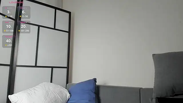 Amber Foks online show from 10-26-25, 07:25