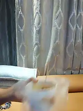 guozuo online show from 07-30-26, 01:43