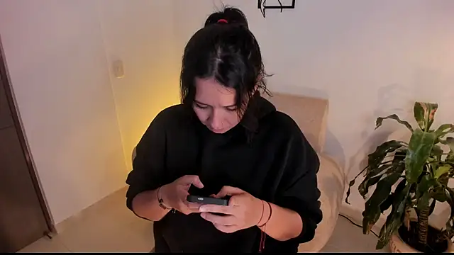 Amber  Davis online show from 11-20-25, 08:30