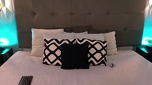 Madisonsmiith online show from 03-15-25, 03:51