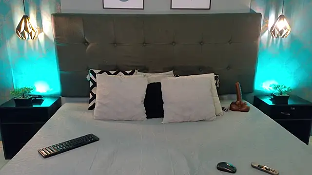 Madisonsmiith online show from 12-18-25, 06:14