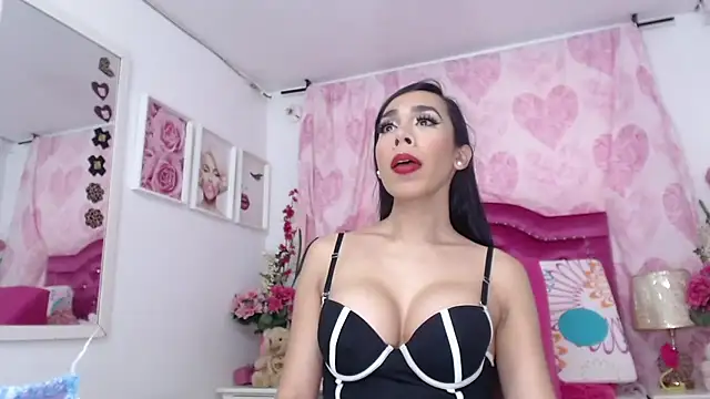 Divaxhermosa online show from 12-22-25, 09:56