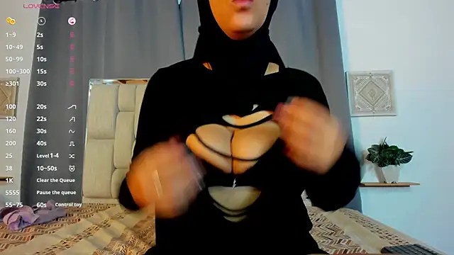 Dounia nagi online show from 12-15-25, 02:21