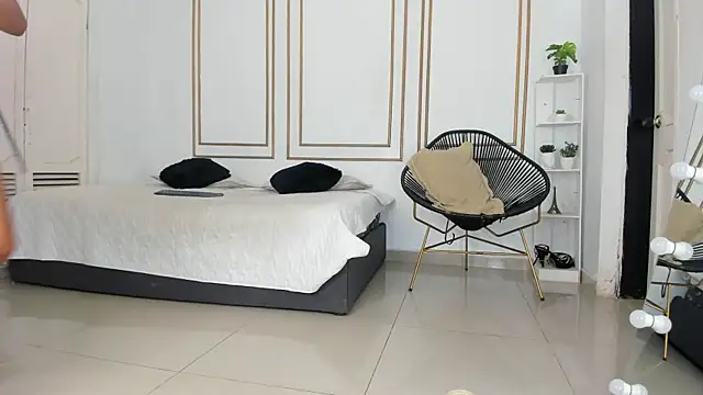 kristyl paez online show from 04-20-26, 06:53