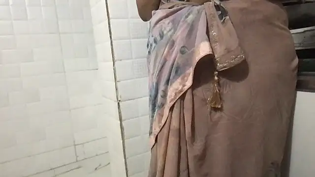 Riyasingh9 online show from 10-17-25, 03:20