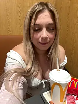 CherryAuroraa online show from 12-13-25, 09:42