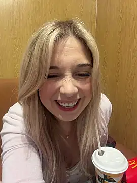 CherryAuroraa online show from 04-05-26, 08:28