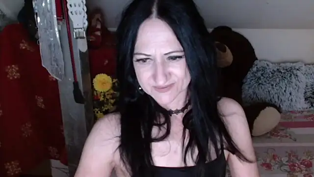 Snapshot of DebraMilf chatting on 06-04-26, 01:33 DebraMilf online show from 06-04-26, 01:33