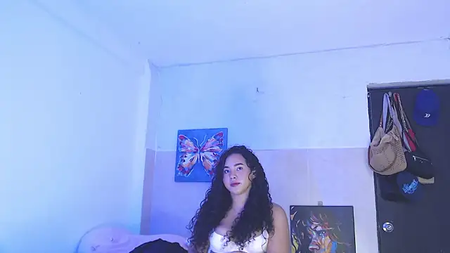 Snapshot of luciana_keating chatting on 03-09-26, 04:27 luciana keating online show from 03-09-26, 04:27